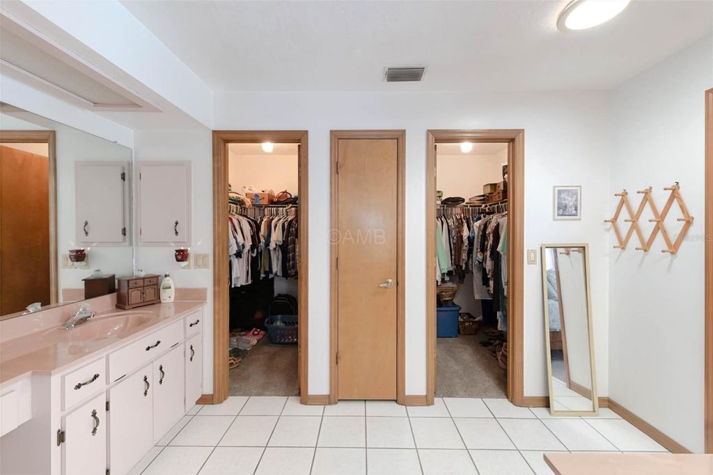 Image 24 of property listing at 2298 W PINE RIDGE BOULEVARD, Beverly Hills, FL 34465