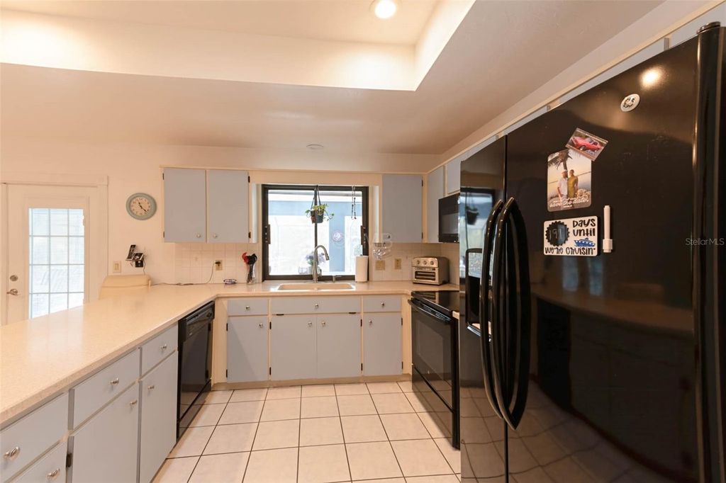 Image 8 of property listing at 2298 W PINE RIDGE BOULEVARD, Beverly Hills, FL 34465