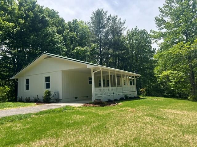 1616 Abe Cove Road, Hiawassee, GA 30546
