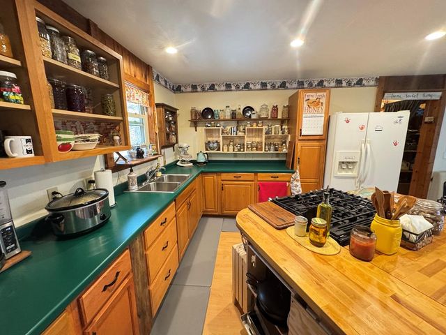 210 Mcdaniel Lane, Suches, GA 30572