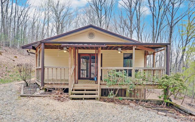 210 Mcdaniel Lane, Suches, GA 30572