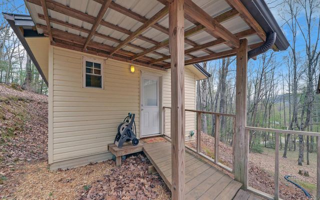 210 Mcdaniel Lane, Suches, GA 30572