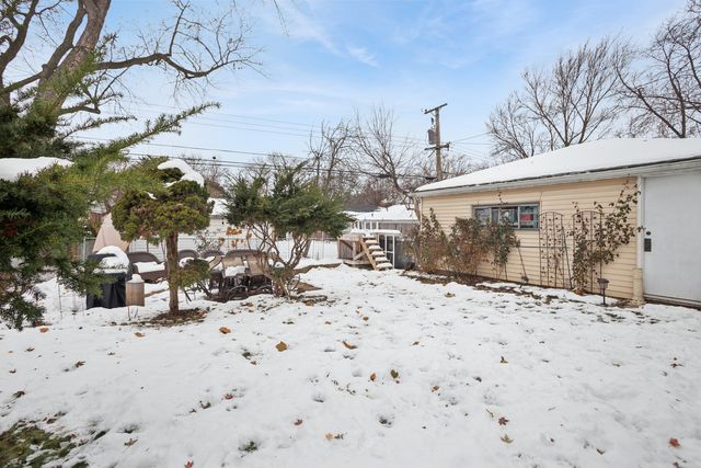 420 Radcliffe Avenue, Des Plaines, IL 60016