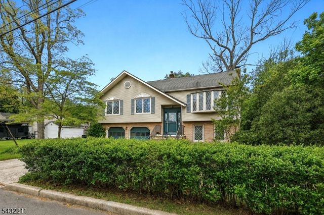 61 Sunset Ave, Old Bridge Twp., NJ 08857