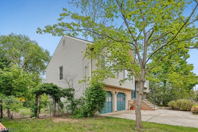 61 Sunset Ave, Old Bridge Twp., NJ 08857