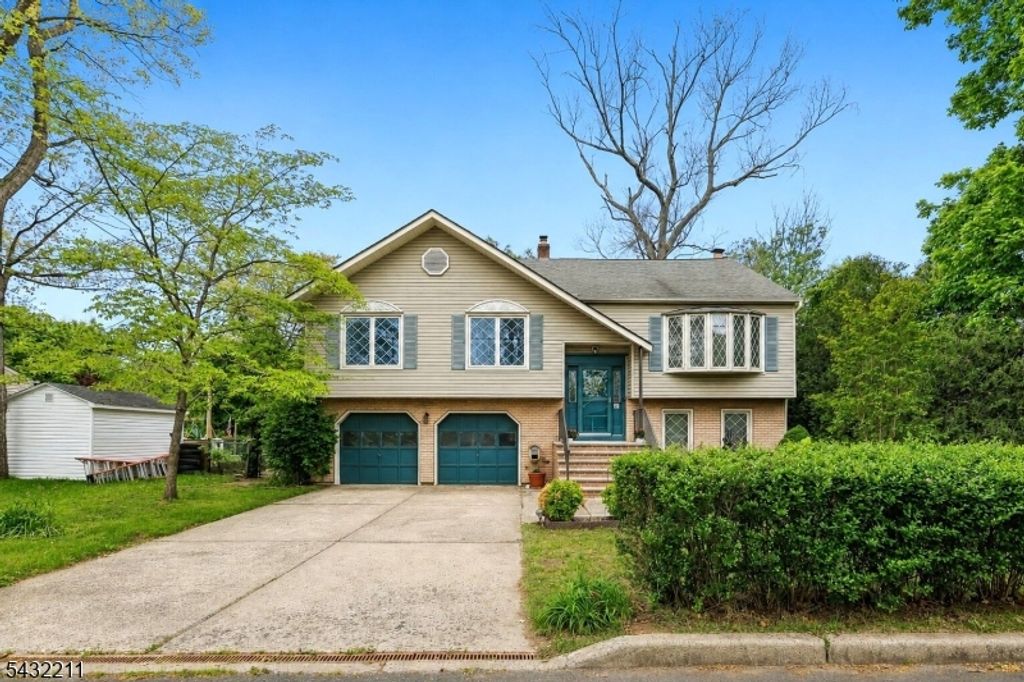 61 Sunset Ave, Old Bridge Twp., NJ 08857