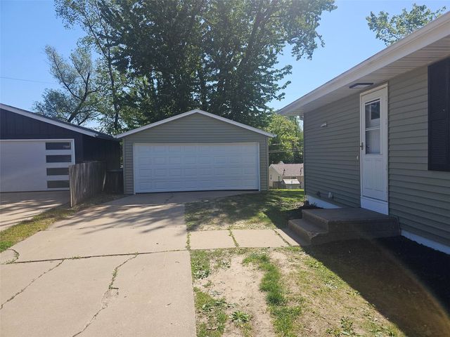 1118 Brockman Drive SE, Cedar Rapids, IA 52403
