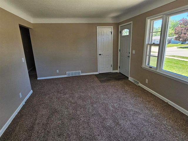 1118 Brockman Drive SE, Cedar Rapids, IA 52403