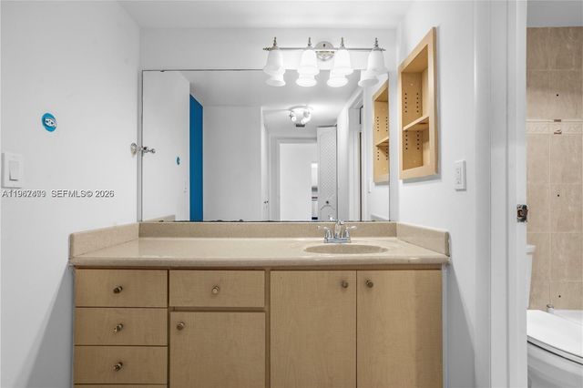 20500 W Country Club Drive 607, Aventura, FL 33180