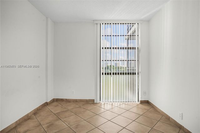 20500 W Country Club Drive 607, Aventura, FL 33180