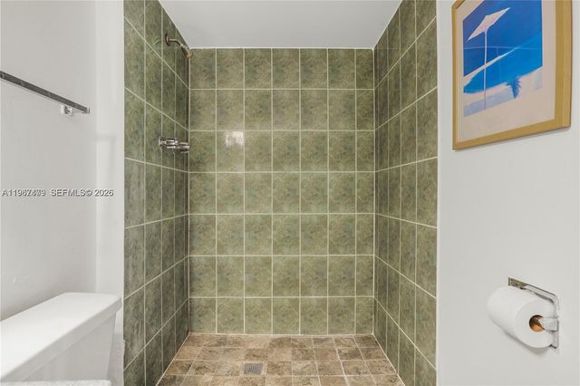20500 W Country Club Drive 607, Aventura, FL 33180