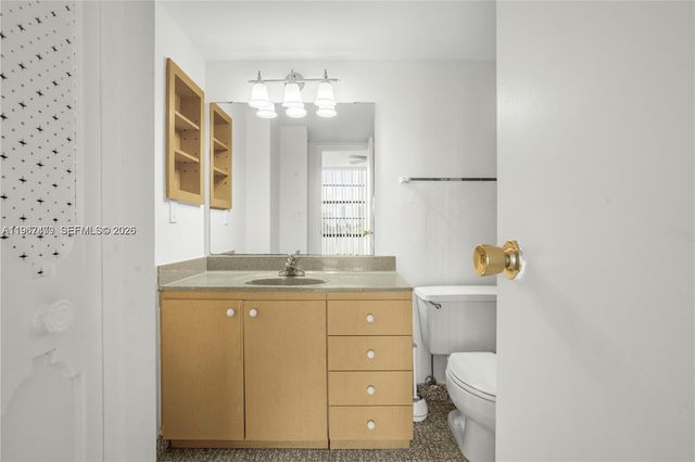 20500 W Country Club Drive 607, Aventura, FL 33180