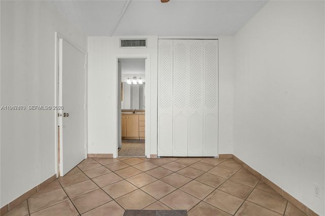 20500 W Country Club Drive 607, Aventura, FL 33180