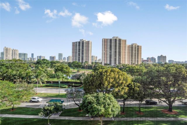 20500 W Country Club Drive 607, Aventura, FL 33180