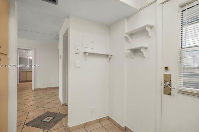 20500 W Country Club Drive 607, Aventura, FL 33180