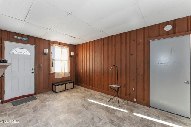 10 Skyview Drive, Colonie, NY 12047