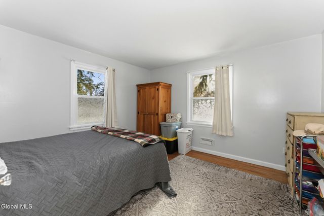 10 Skyview Drive, Colonie, NY 12047