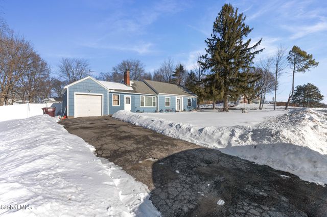 10 Skyview Drive, Colonie, NY 12047