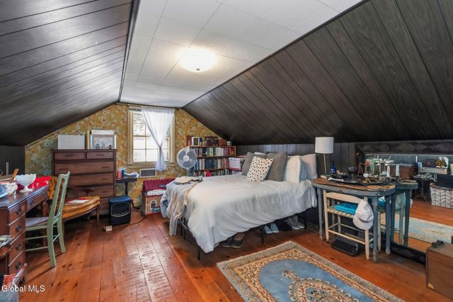 10 Skyview Drive, Colonie, NY 12047