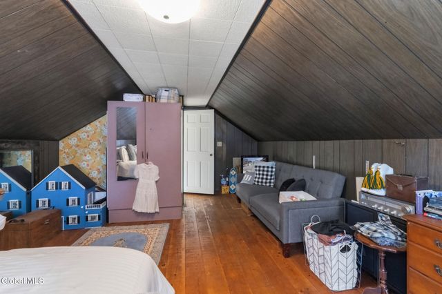 10 Skyview Drive, Colonie, NY 12047