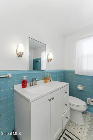 10 Skyview Drive, Colonie, NY 12047