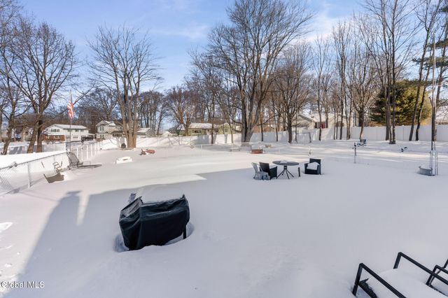 10 Skyview Drive, Colonie, NY 12047