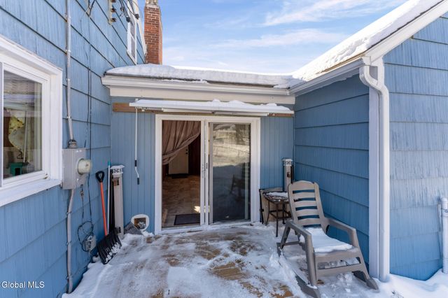 10 Skyview Drive, Colonie, NY 12047