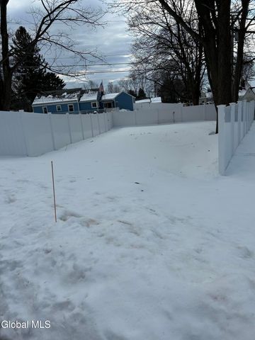 10 Skyview Drive, Colonie, NY 12047