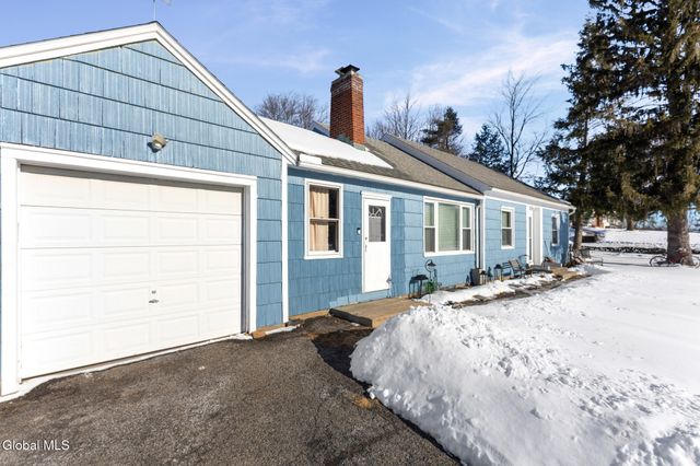 10 Skyview Drive, Colonie, NY 12047