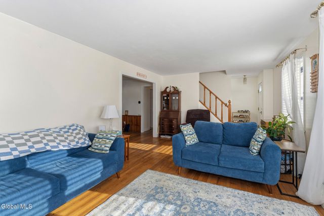 10 Skyview Drive, Colonie, NY 12047