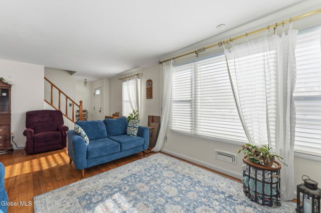 10 Skyview Drive, Colonie, NY 12047