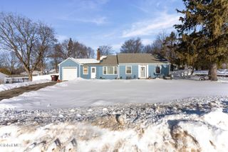 10 Skyview Drive, Colonie, NY 12047