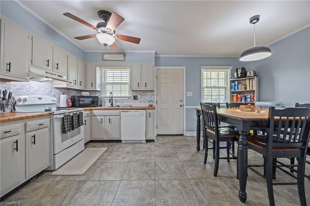 1105 Robin Hood Road F, High Point, NC 27262
