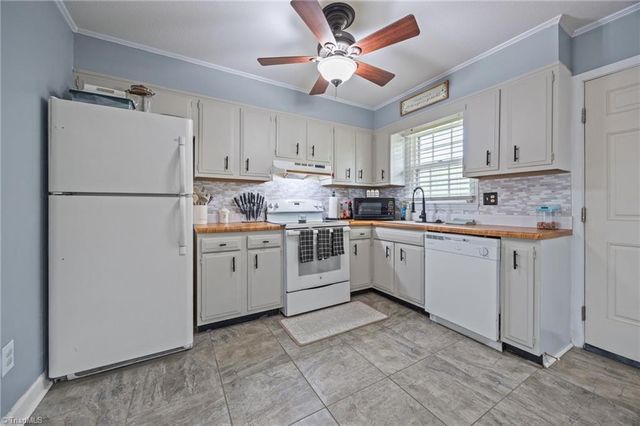 1105 Robin Hood Road F, High Point, NC 27262