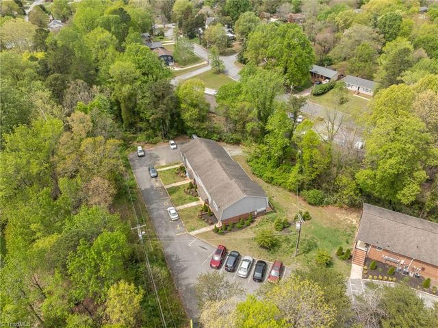 1105 Robin Hood Road F, High Point, NC 27262