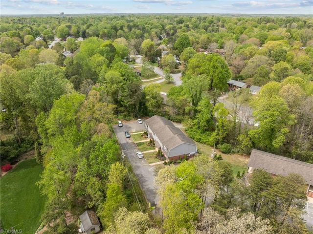 1105 Robin Hood Road F, High Point, NC 27262