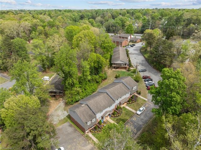 1105 Robin Hood Road F, High Point, NC 27262