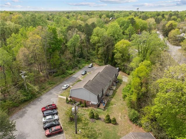 1105 Robin Hood Road F, High Point, NC 27262