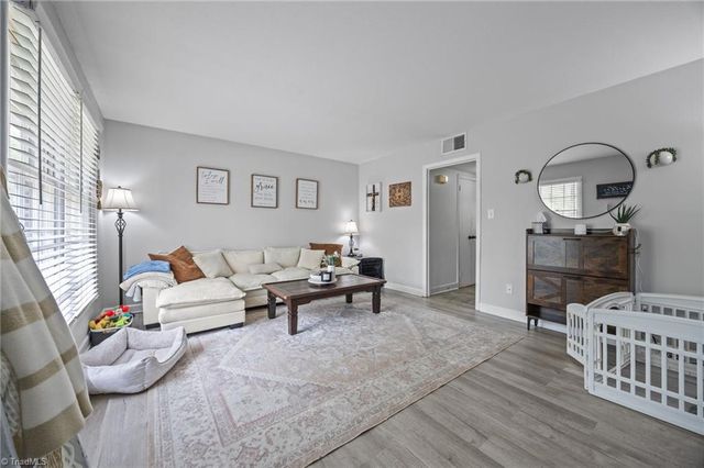 1105 Robin Hood Road F, High Point, NC 27262
