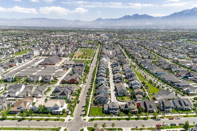 10901 S PORCINI DR, South Jordan, UT 84009