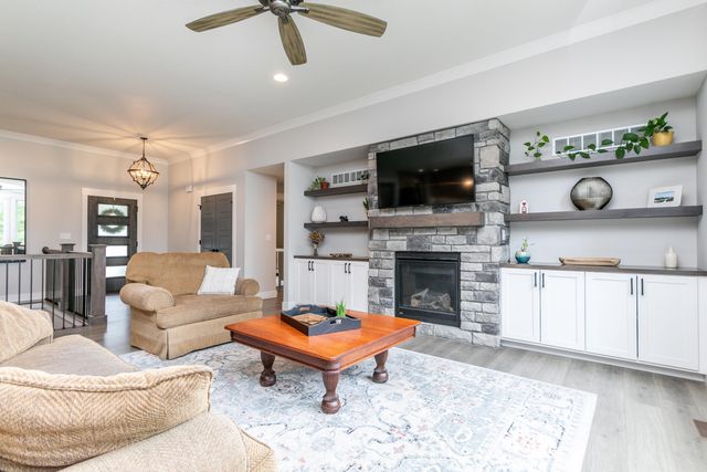 5452 HEATH CT, Columbia, MO 65203