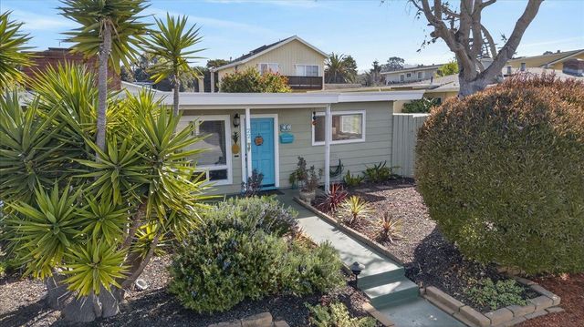 22 Melway Circle, Monterey, CA 93940