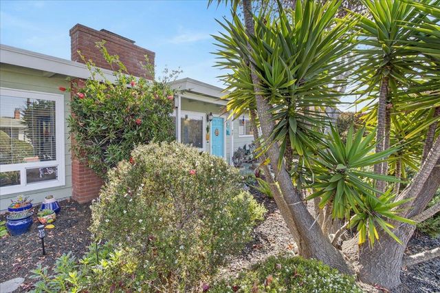22 Melway Circle, Monterey, CA 93940