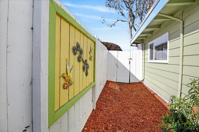 22 Melway Circle, Monterey, CA 93940