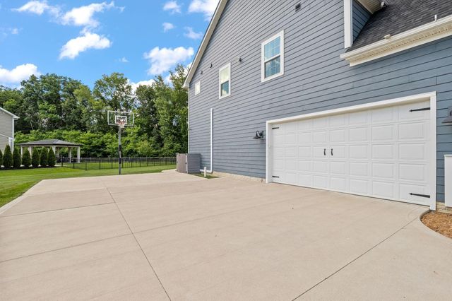 8310 Woodland Creek Court, Blacklick, OH 43004