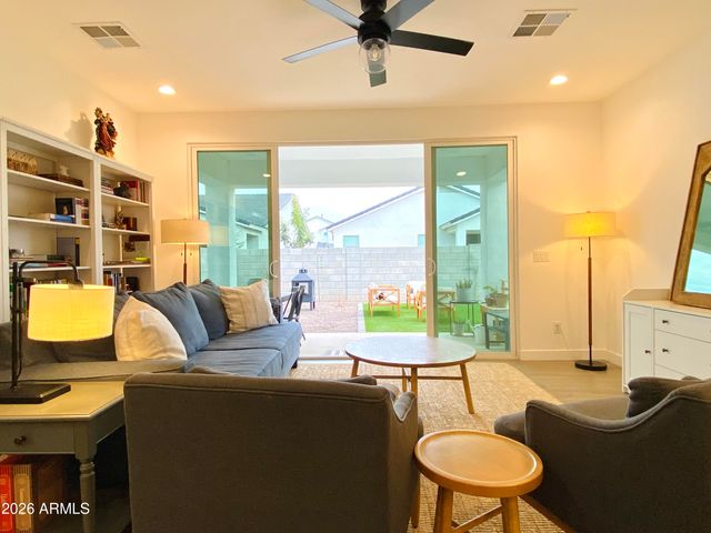 251 E MINT Lane, San Tan Valley, AZ 85140