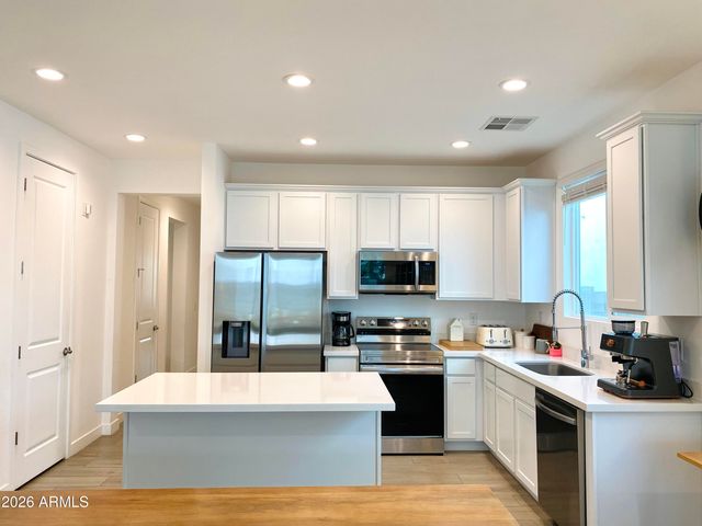 251 E MINT Lane, San Tan Valley, AZ 85140