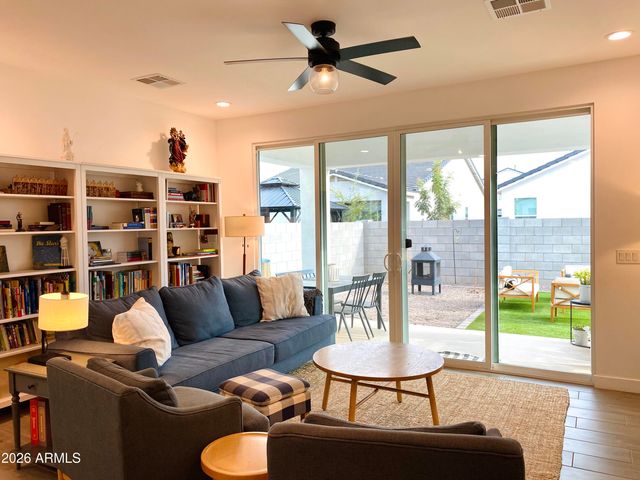 251 E MINT Lane, San Tan Valley, AZ 85140