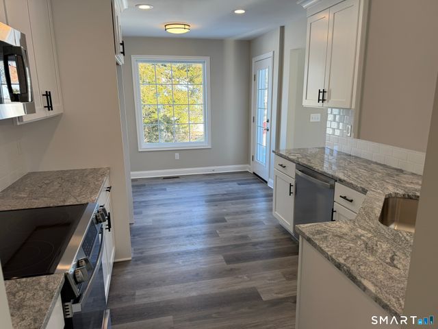 39 Westminster Avenue, Shelton, CT 06484