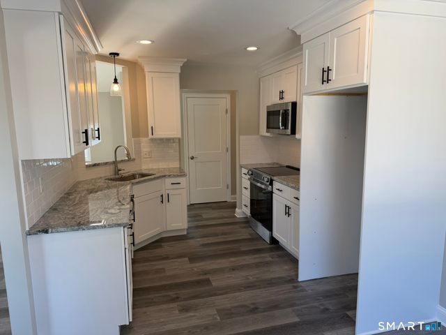 39 Westminster Avenue, Shelton, CT 06484